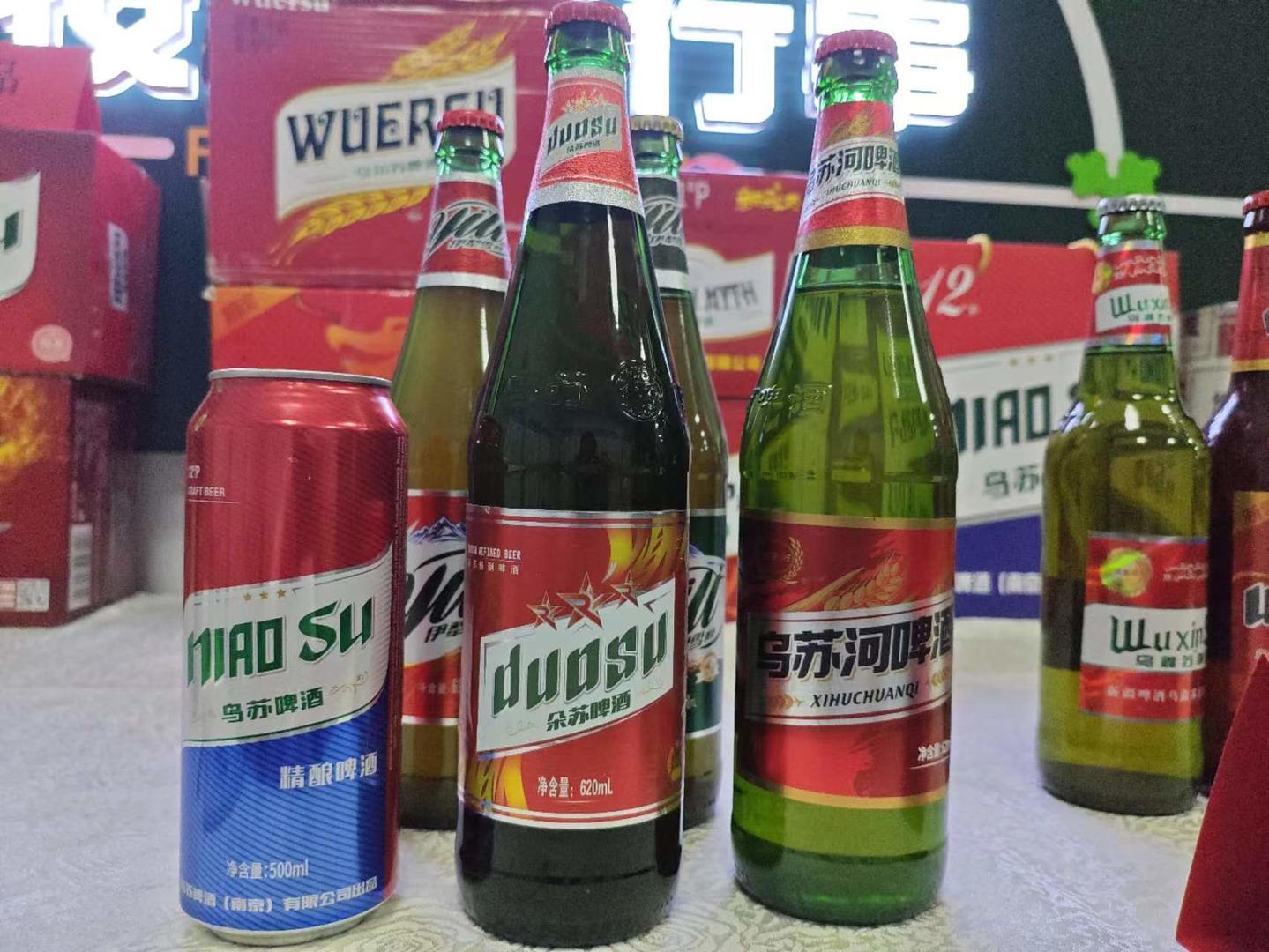 ▲仿冒乌苏啤酒的“鸟苏”“朵苏”“乌苏河”